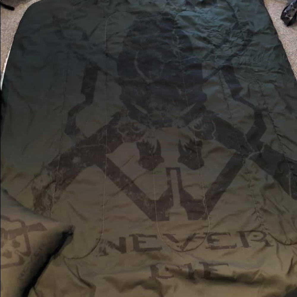 Halo Twin-Sized Comforter